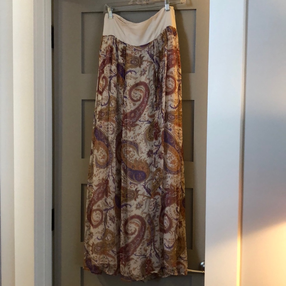 Gorgeous flowing skirt.